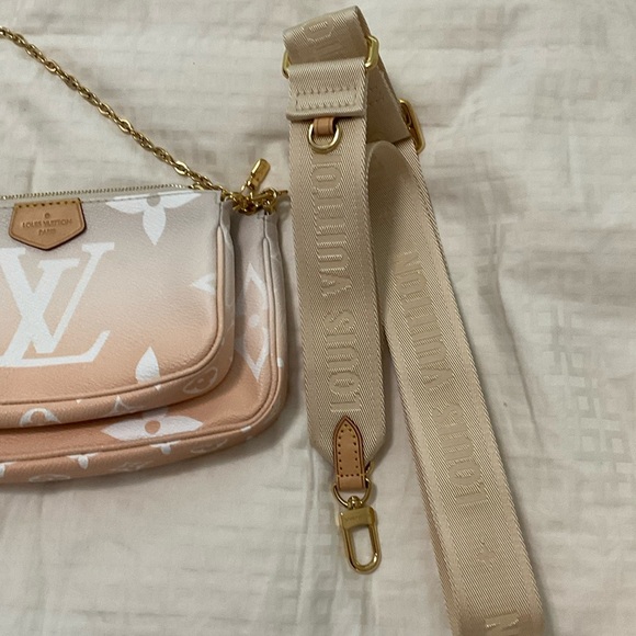 Louis Vuitton Monogram Giant By The Pool Multi-Pochette Accessoires handbag - Picture 10 of 15